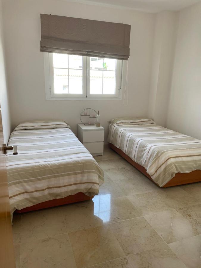 Residencial Duquesa Apartment *